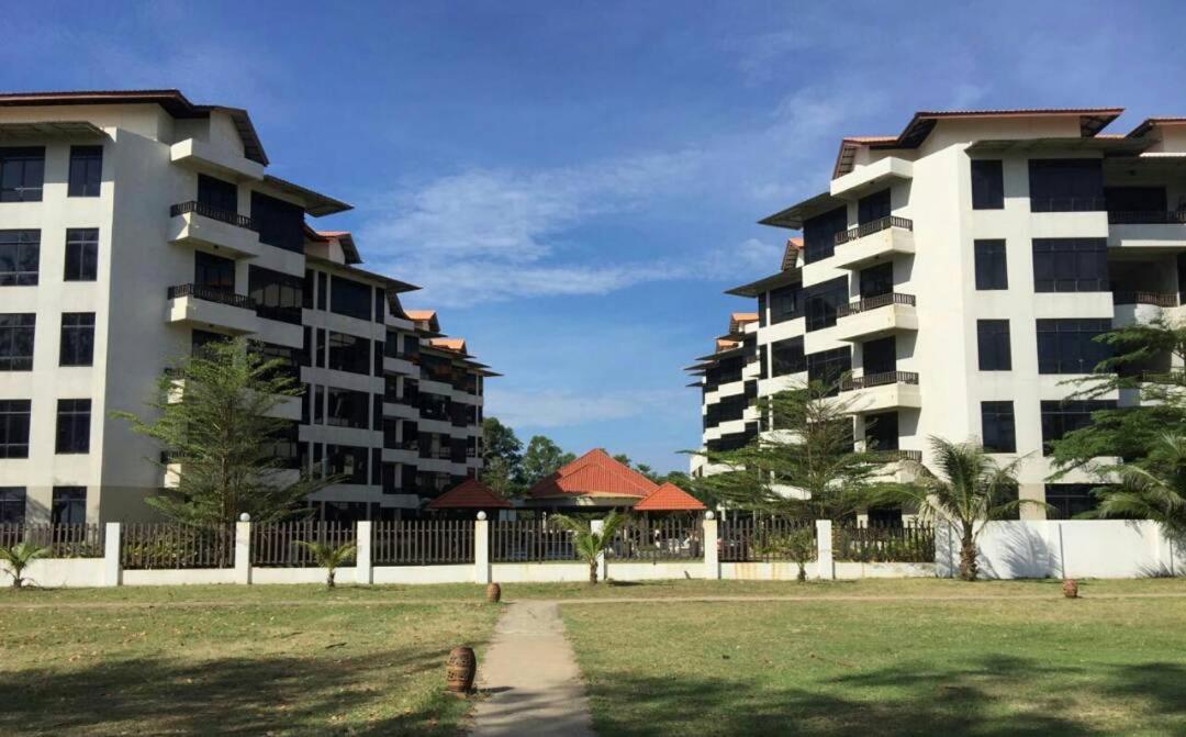 Samsuria Beach Resort & Residence Cherating Esterno foto